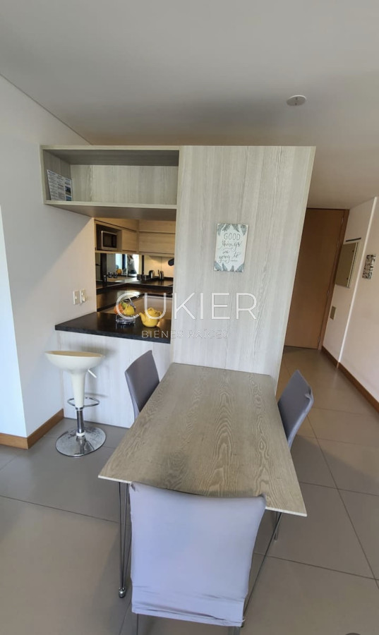 Apartamento ID.4121 - Venta de apartamento 1 dormitorio en primera linea mansa edificio Sea Breezes
