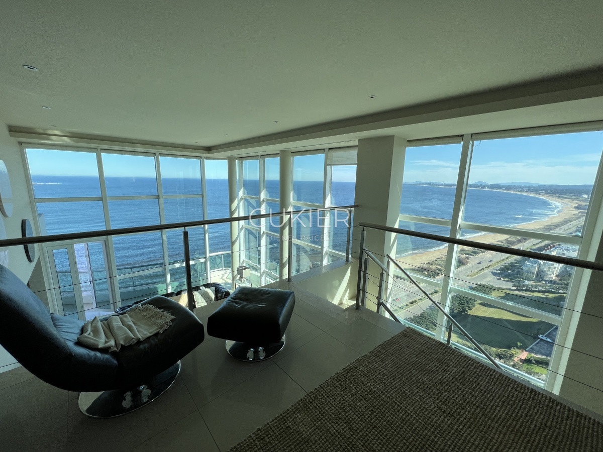 Apartamento ID.871 - Venta espectacular apartamento 4 suites en torre de categoría Aquarela Playa Mansa Punta del Este