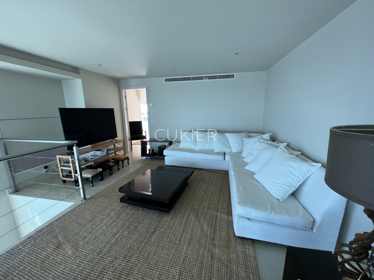 Apartamento ID.871 - Venta espectacular apartamento 4 suites en torre de categoría Aquarela Playa Mansa Punta del Este