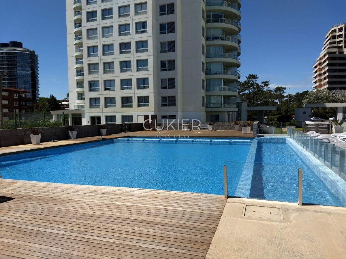 Apartamento ID.1232 - Alquiler anual y temporada apartamento 2 dormitorios en Ocean Drive Playa Brava Punta del Este 