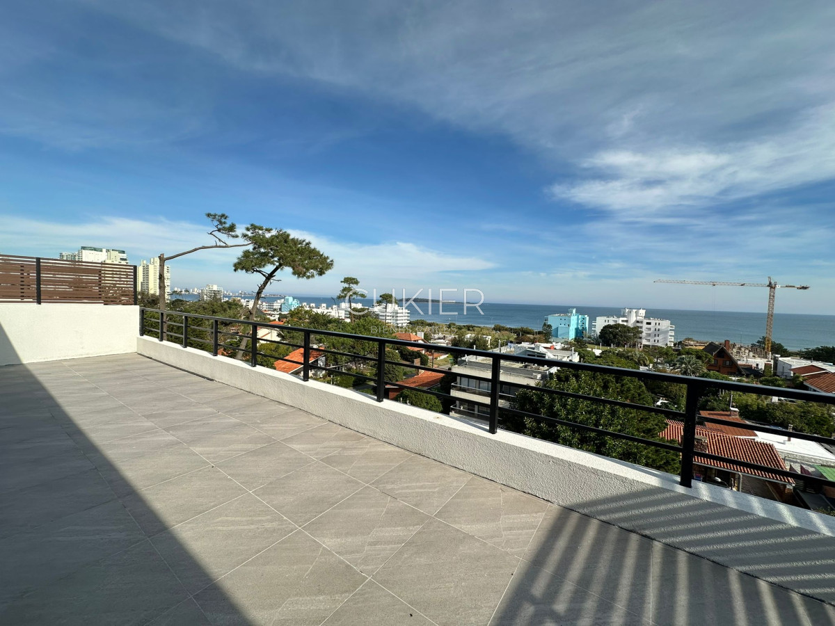 Apartamento ID.4615 - Venta Apartamento De 2 Dormitorios En Playa Mansa ideal inversores!