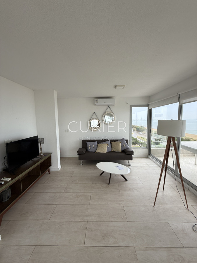 Apartamento ID.4546 - Venta y alquiler anual o invernal de apartamento 2 dormitorios frente al mar en playa mansa 
