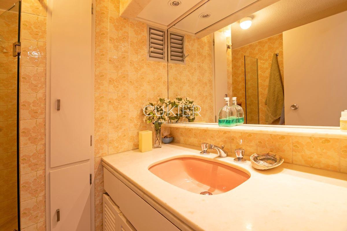 Apartamento ID.1369 - Alquiler anual y venta apartamento 3 dormitorios frente al mar en playa brava Punta del Este