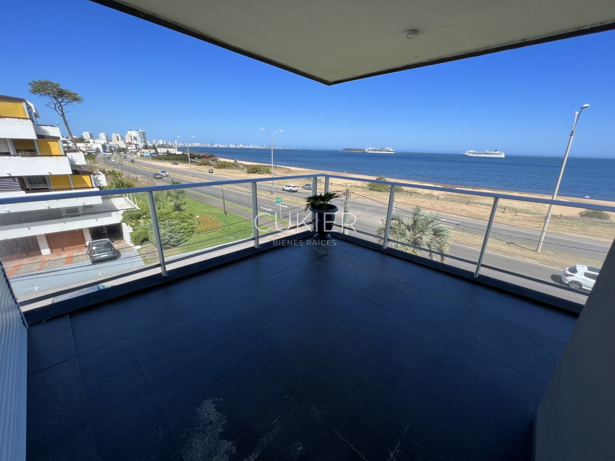 Apartamento ID.1541 - Alquiler anual y invernal de apartamento 2 dormitorios frente al mar en playa mansa