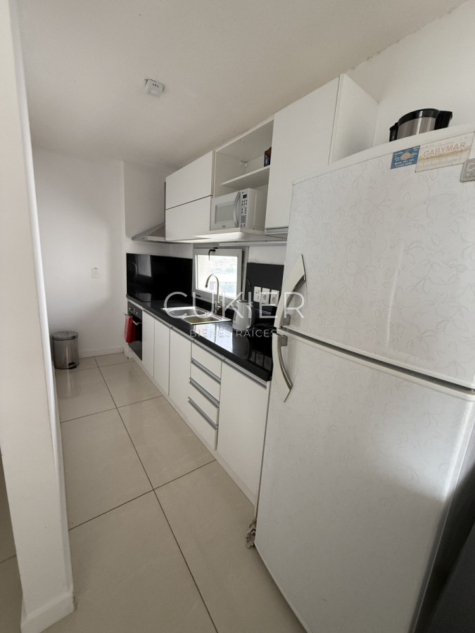 Apartamento ID.4547 - Alquiler anual e invernal de apartamento 3 dormitorios con palillero propio frente al mar en playa mansa 