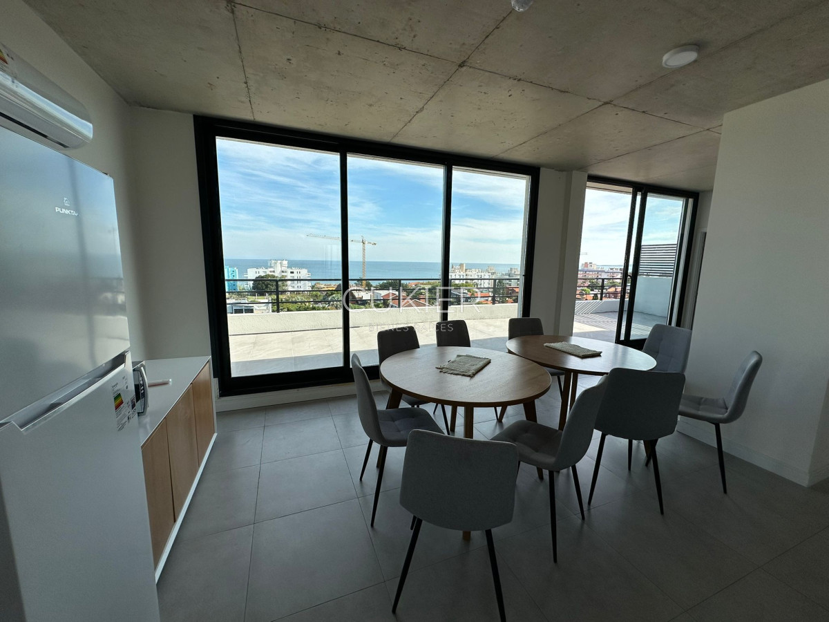 Apartamento ID.4615 - Venta Apartamento De 2 Dormitorios En Playa Mansa ideal inversores!