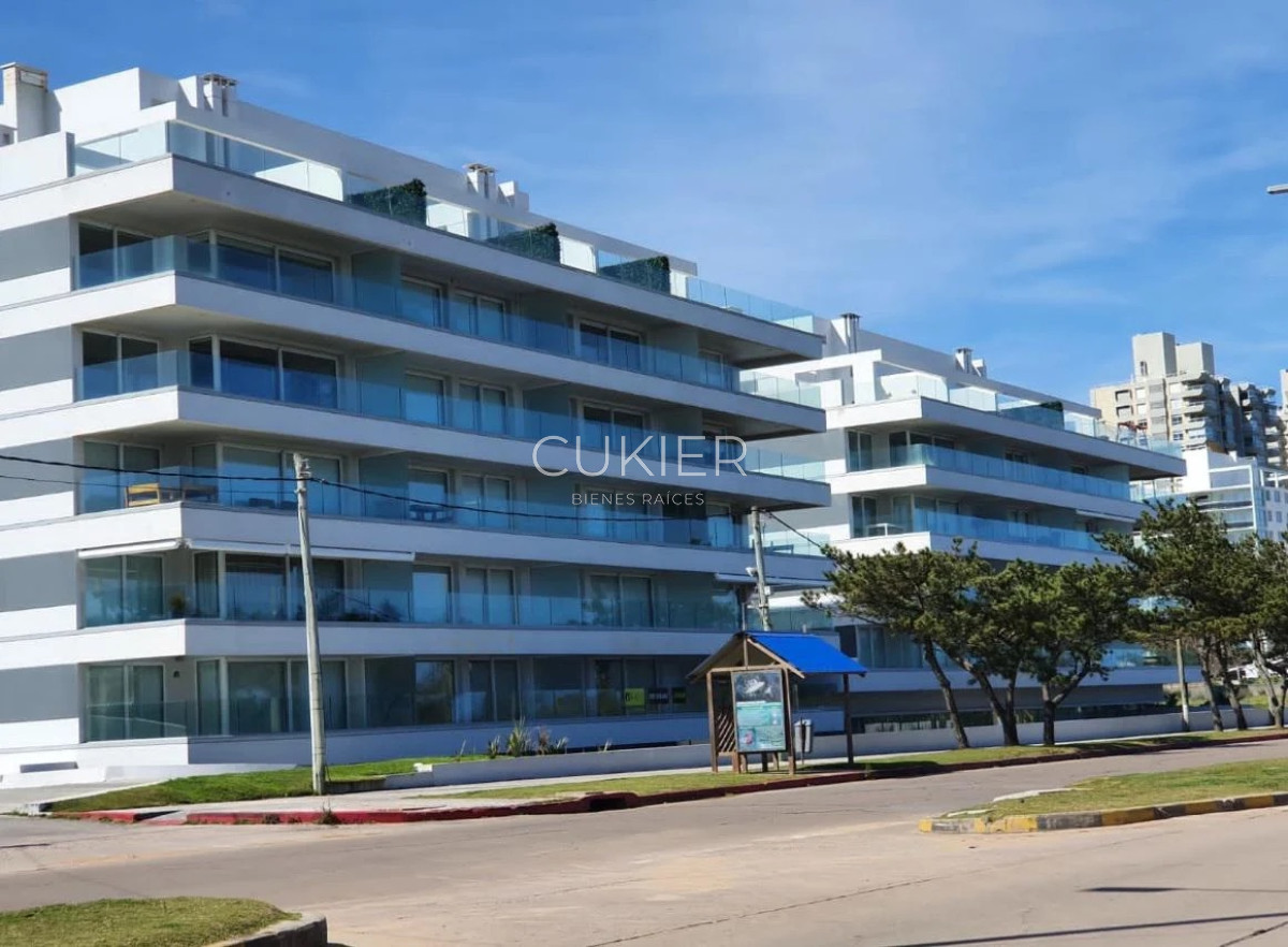 Apartamento ID.570 - Alquiler anual e invernal de apartamento 3 dormitorios con parrillero primera linea playa mansa 