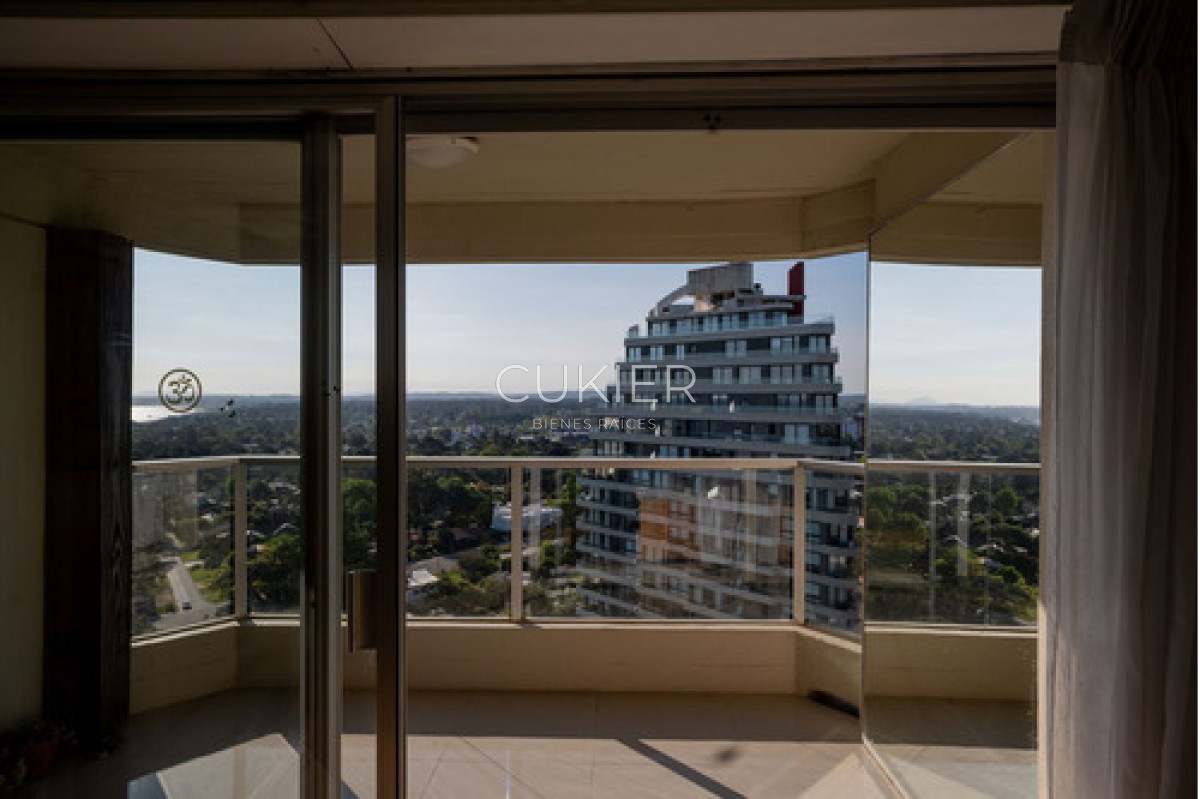 Apartamento ID.4633 - Venta Apartamento Dos Dormitorios Punta Del Este-oportunida