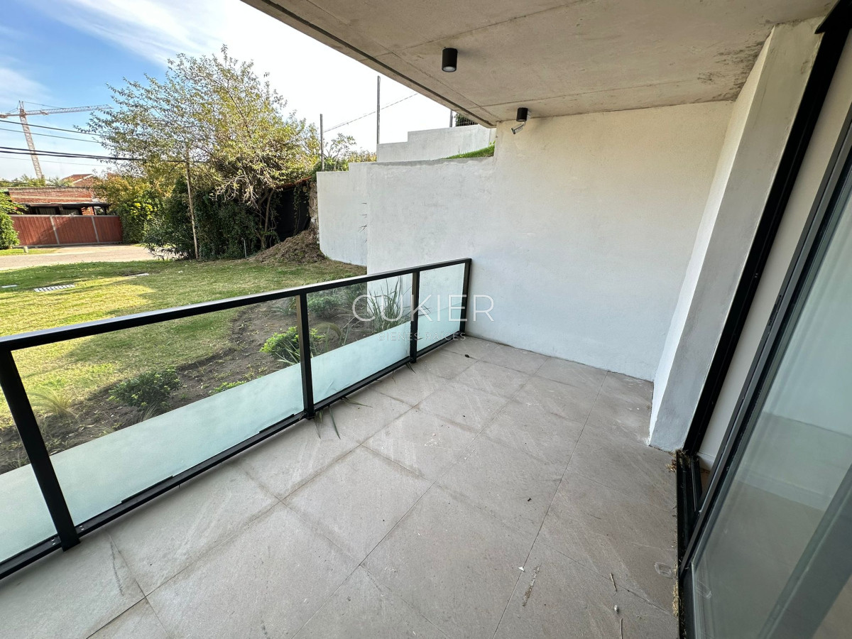 Apartamento ID.4615 - Venta Apartamento De 2 Dormitorios En Playa Mansa ideal inversores!