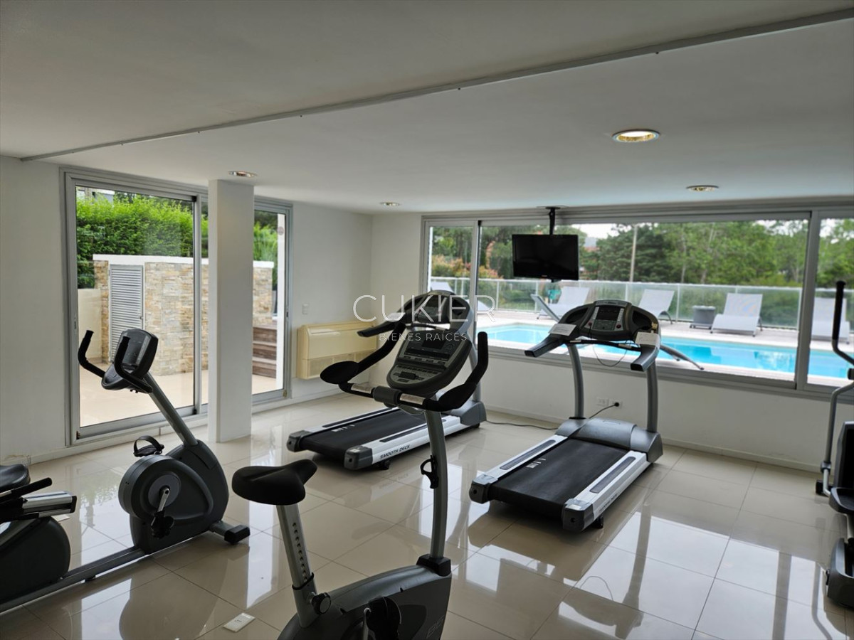 Apartamento ID.2862 - Venta apartamento 2 dormitorios con parrillero propio en Mansa Punta del Este