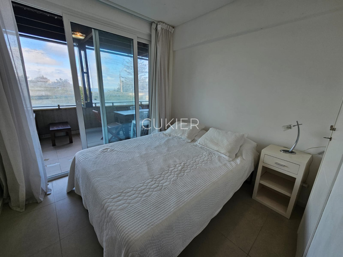 Apartamento ID.2064 - Alquiler anual de apartamento 2 dormitorios con parrillero propio en la Barra Punta del Este