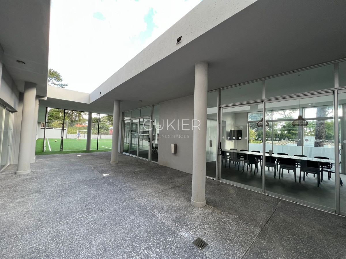 Apartamento ID.1667 - Alquiler anual apartamento 1 dormitorio en edificio con servicios Punta del Este