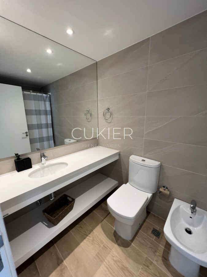 Apartamento ID.1601 - Alquiler anual apartamento 2 dormitorios primera linea Playa Brava en Trump Tower