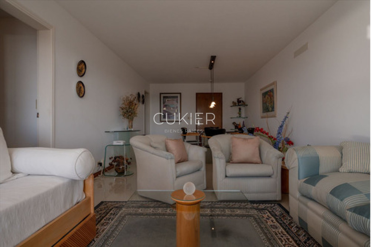 Apartamento ID.4633 - Venta Apartamento Dos Dormitorios Punta Del Este-oportunida