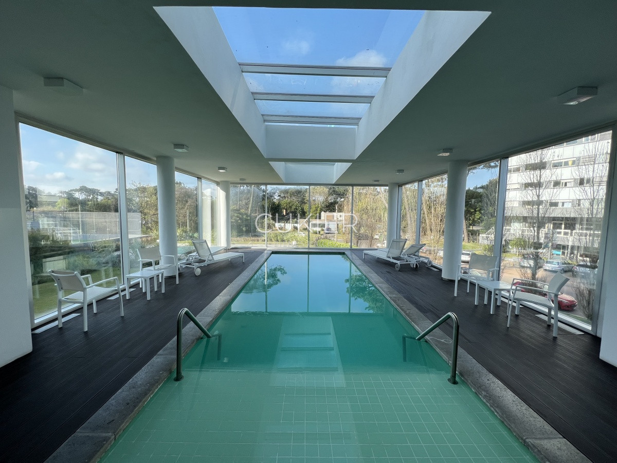 Apartamento ID.1081 - Alquiler anual apartamento 1 dormitorio en edificio con servicios Punta del Este