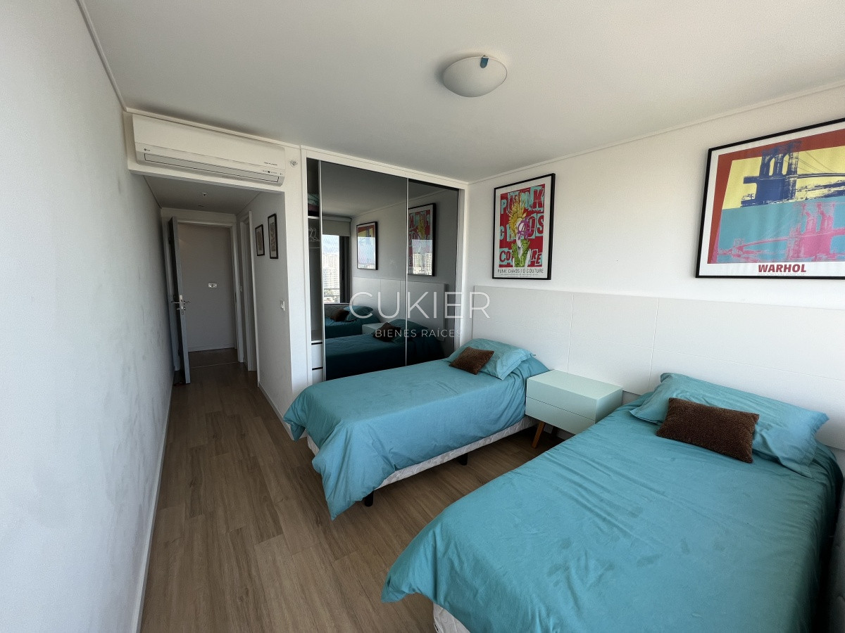 Apartamento ID.1410 - Alquiler anual de apartamento 2 dormitorios en Alexander Boulevard Punta del Este