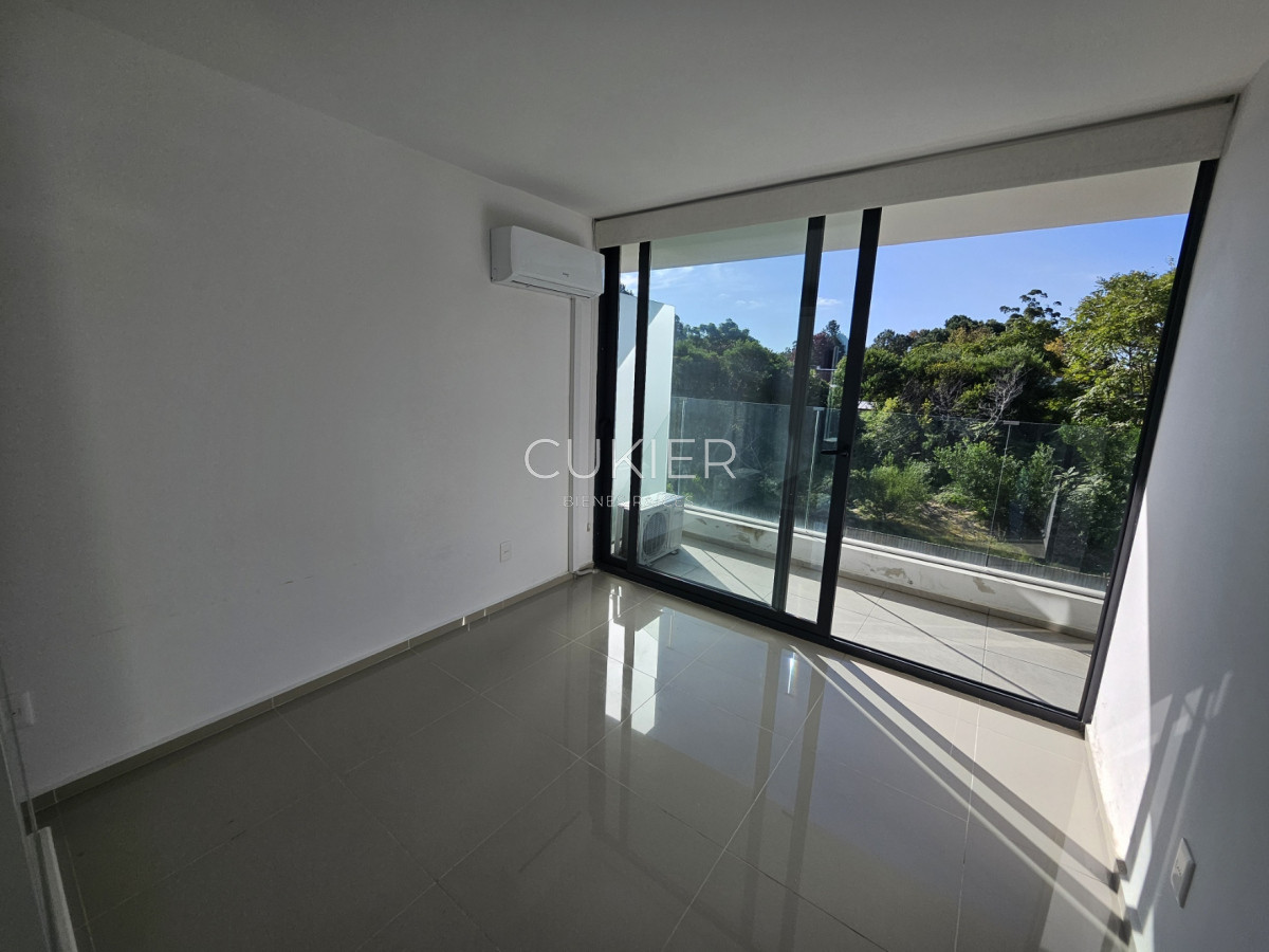 Apartamento ID.1365 - Venta apartamento 2 dormitorios en Playa Mansa Punta del Este