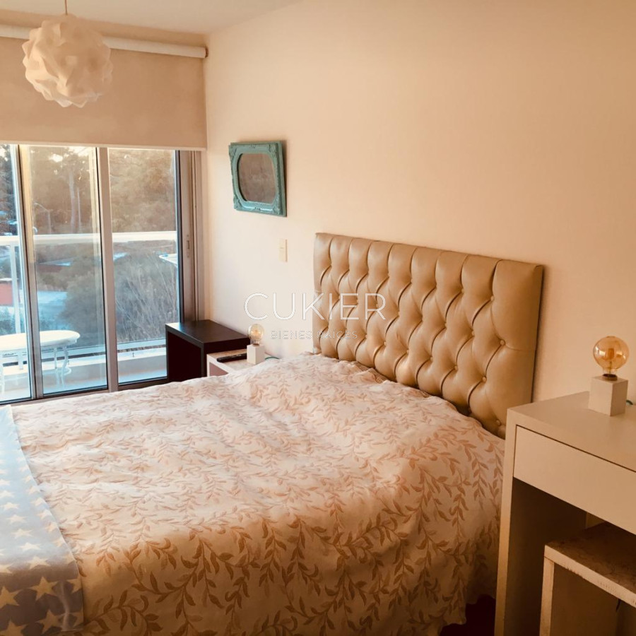 Apartamento ID.1982 - Venta y alquiler anual de apartamento 3 dormitorios en edificio con servicios Roosevelt 