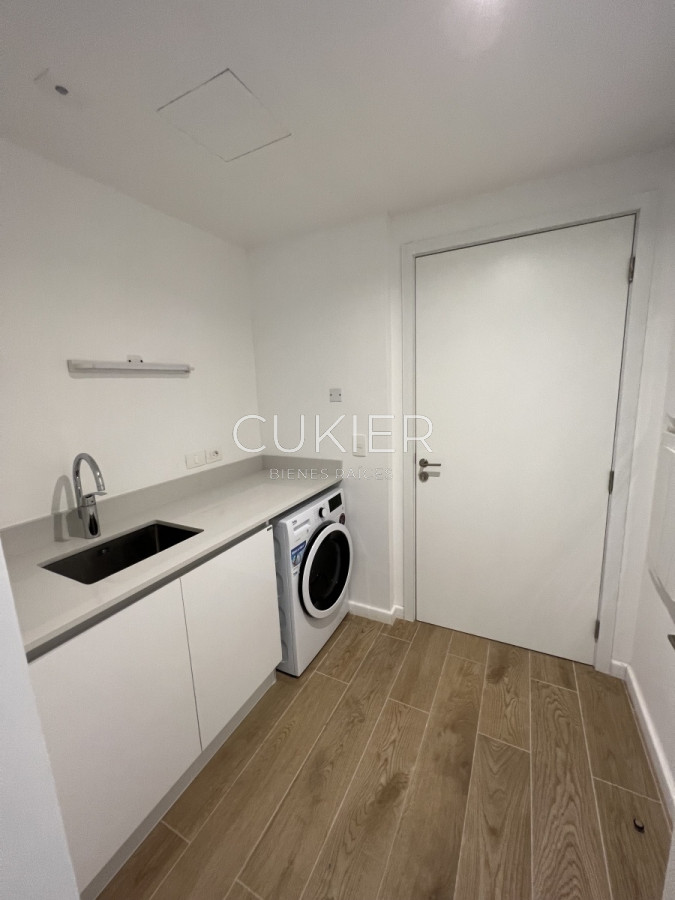 Apartamento ID.1601 - Alquiler anual apartamento 2 dormitorios primera linea Playa Brava en Trump Tower