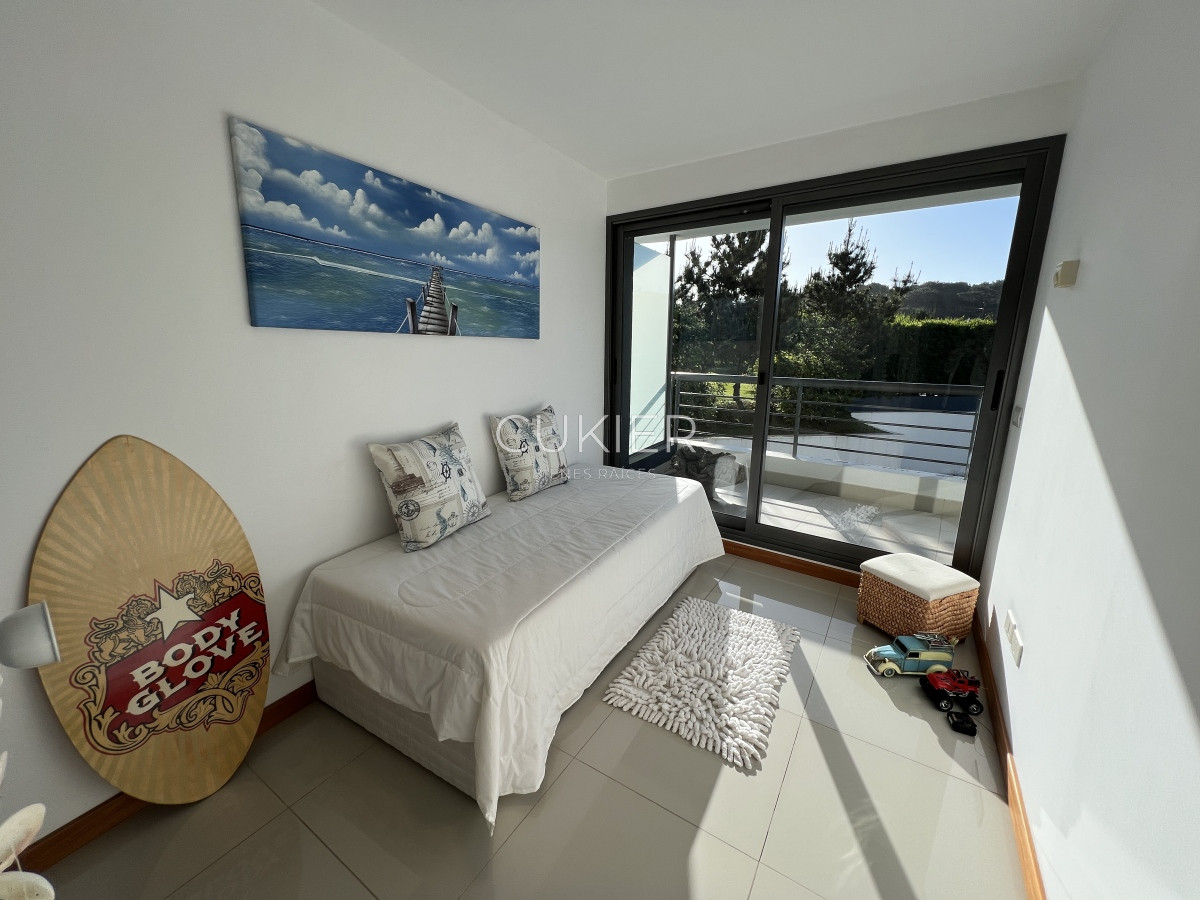 Apartamento ID.2660 - Venta hermoso departamento 3 suites en primera linea Playa Brava torre de categoría