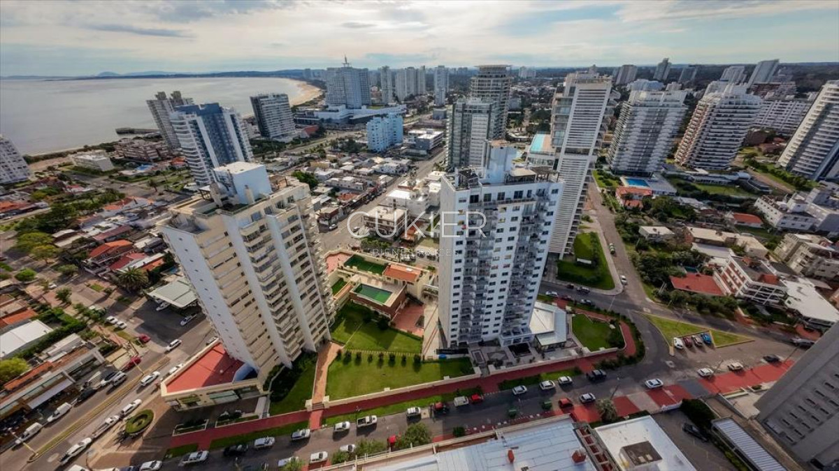 Apartamento ID.1913 - Venta de apartamento 2 dormitorios en Aidy Grill Punta del Este.