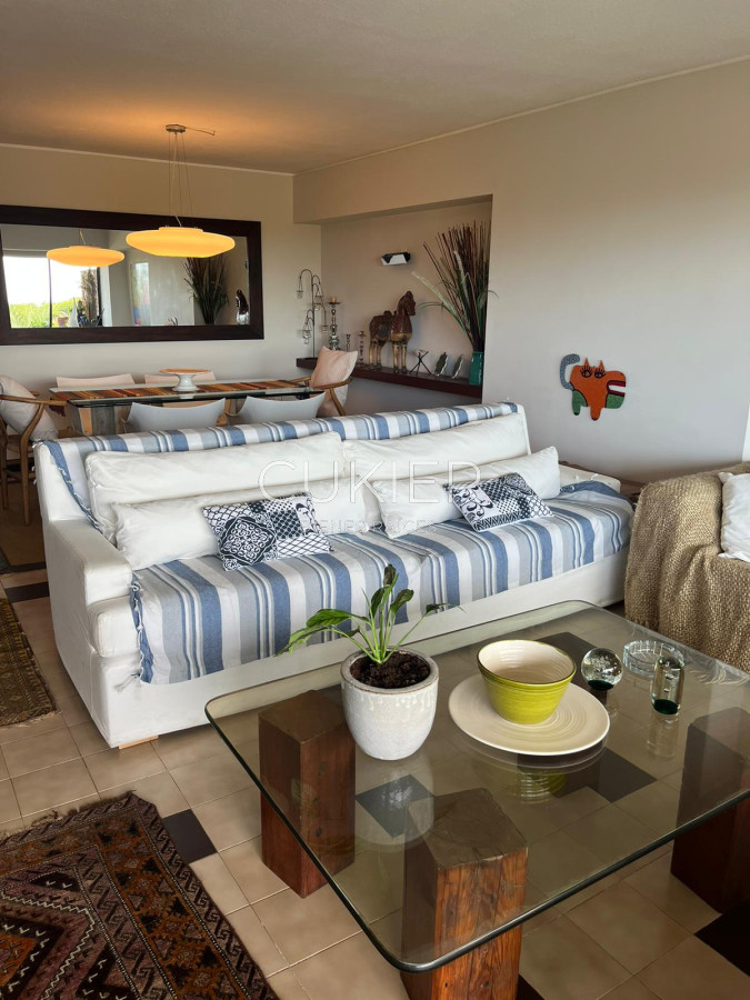 Apartamento ID.1369 - Alquiler anual y venta apartamento 3 dormitorios frente al mar en playa brava Punta del Este
