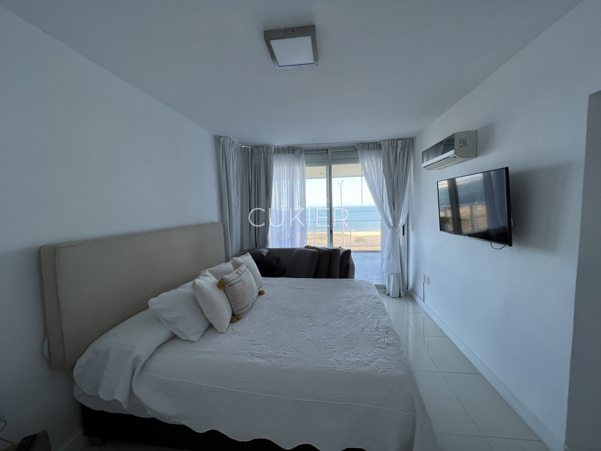 Apartamento ID.1541 - Alquiler anual y invernal de apartamento 2 dormitorios frente al mar en playa mansa