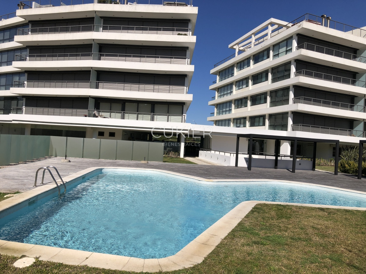 Apartamento ID.2660 - Venta hermoso departamento 3 suites en primera linea Playa Brava torre de categoría