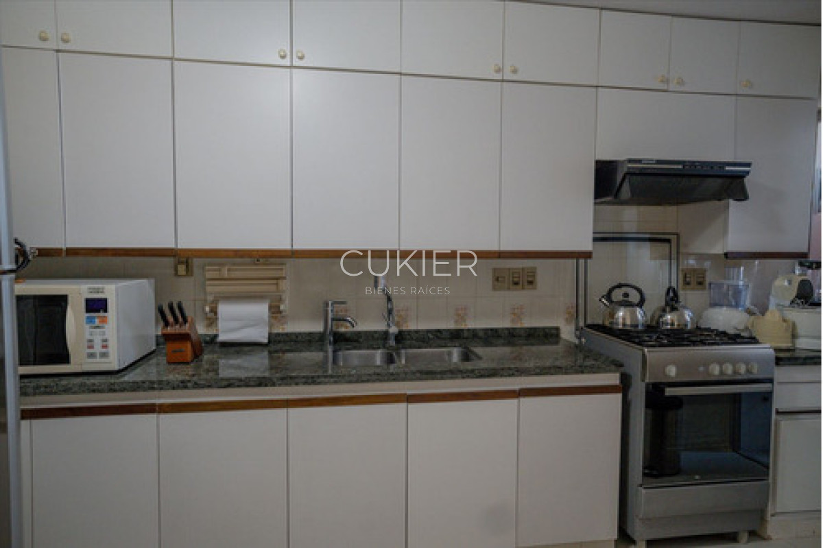 Apartamento ID.4633 - Venta Apartamento Dos Dormitorios Punta Del Este-oportunida