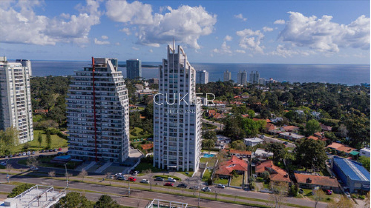 Apartamento ID.4622 - Vendo Apartamento 2 Dormitorios Punta Del Este Roosevelt