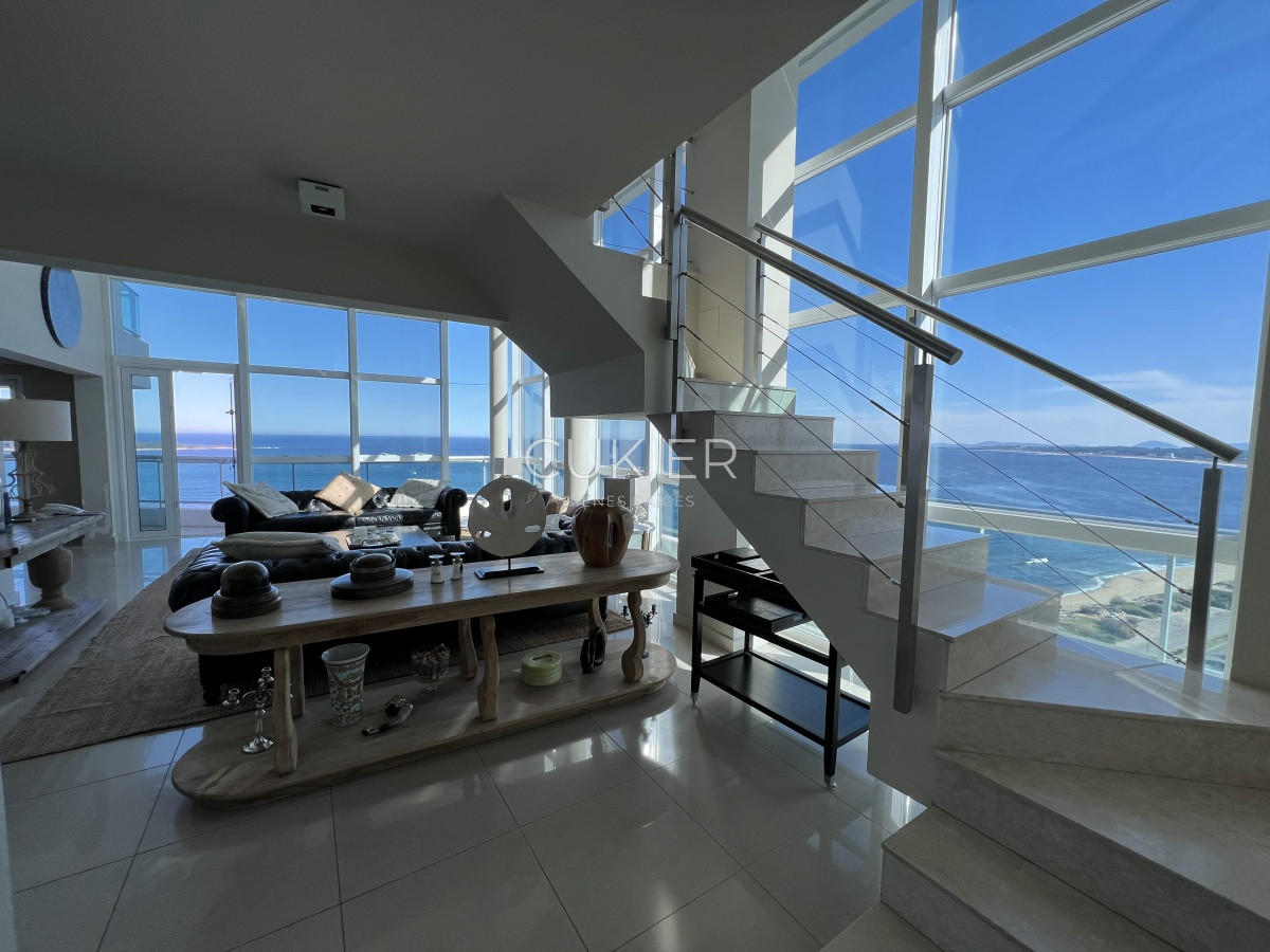 Apartamento ID.871 - Venta espectacular apartamento 4 suites en torre de categoría Aquarela Playa Mansa Punta del Este