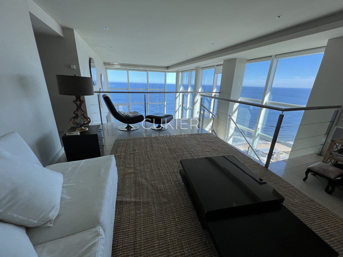 Apartamento ID.871 - Venta espectacular apartamento 4 suites en torre de categoría Aquarela Playa Mansa Punta del Este