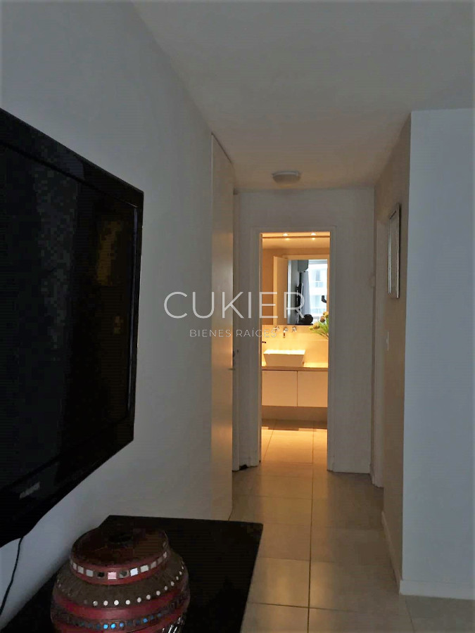 Apartamento ID.3537 - Venta apartamento 3 dormitorios y dependencia en Playa Brava a 100 m del mar 