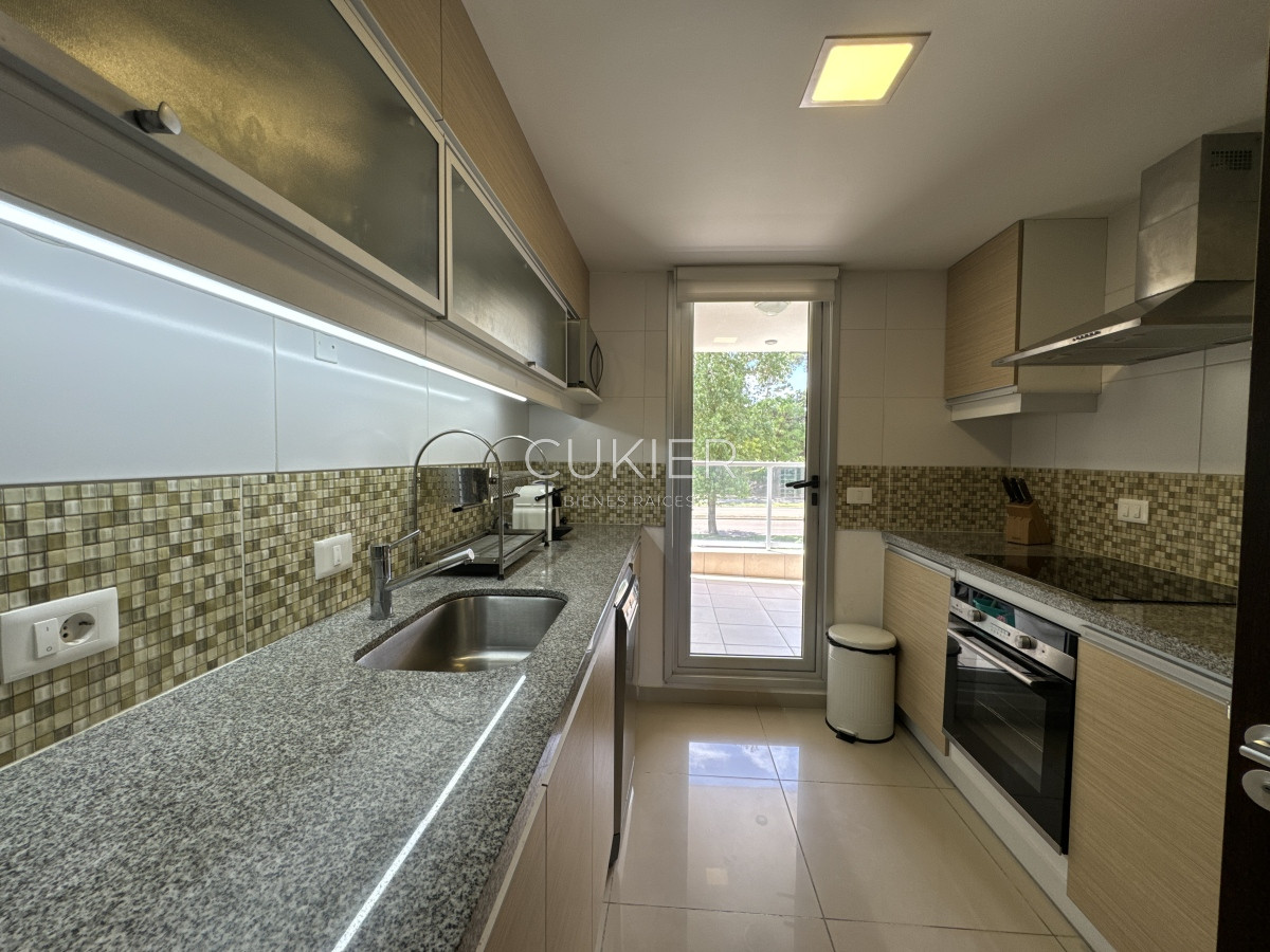 Apartamento ID.3553 - VENDO APARTAMENTO 3 DORMITORIOS EN EDIFICIO CON SERVICIOS ZONA CANTEGRIL