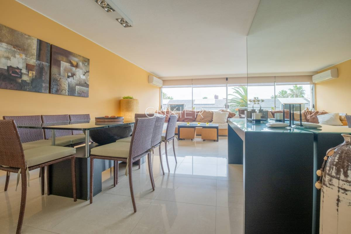 Apartamento ID.2155 - Venta apartamento 3 dormitorios y dependencia en península Punta del Este