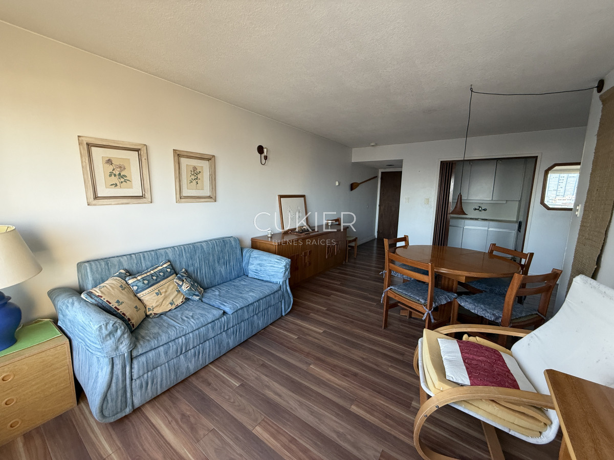 Apartamento ID.529 - Venta departamento 1 y medio dormitorios en Peninsula Punta del Este