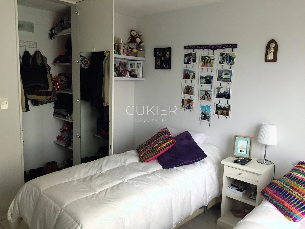 Apartamento ID.3537 - Venta apartamento 3 dormitorios y dependencia en Playa Brava a 100 m del mar 