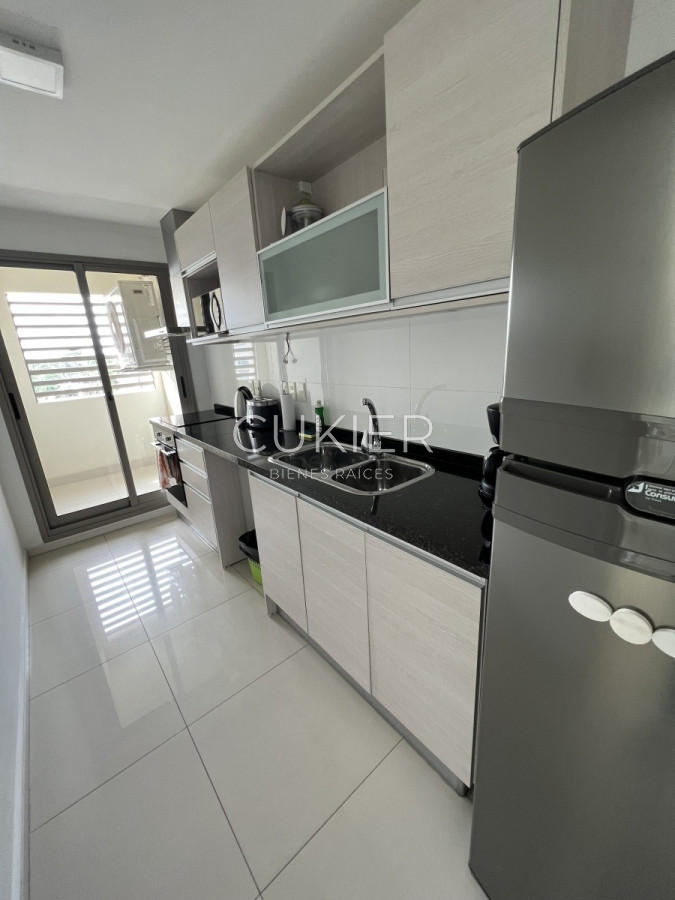 Apartamento ID.1669 - Alquiler anual apartamento 2 dormitorios en edificio full servicios en Punta del este 