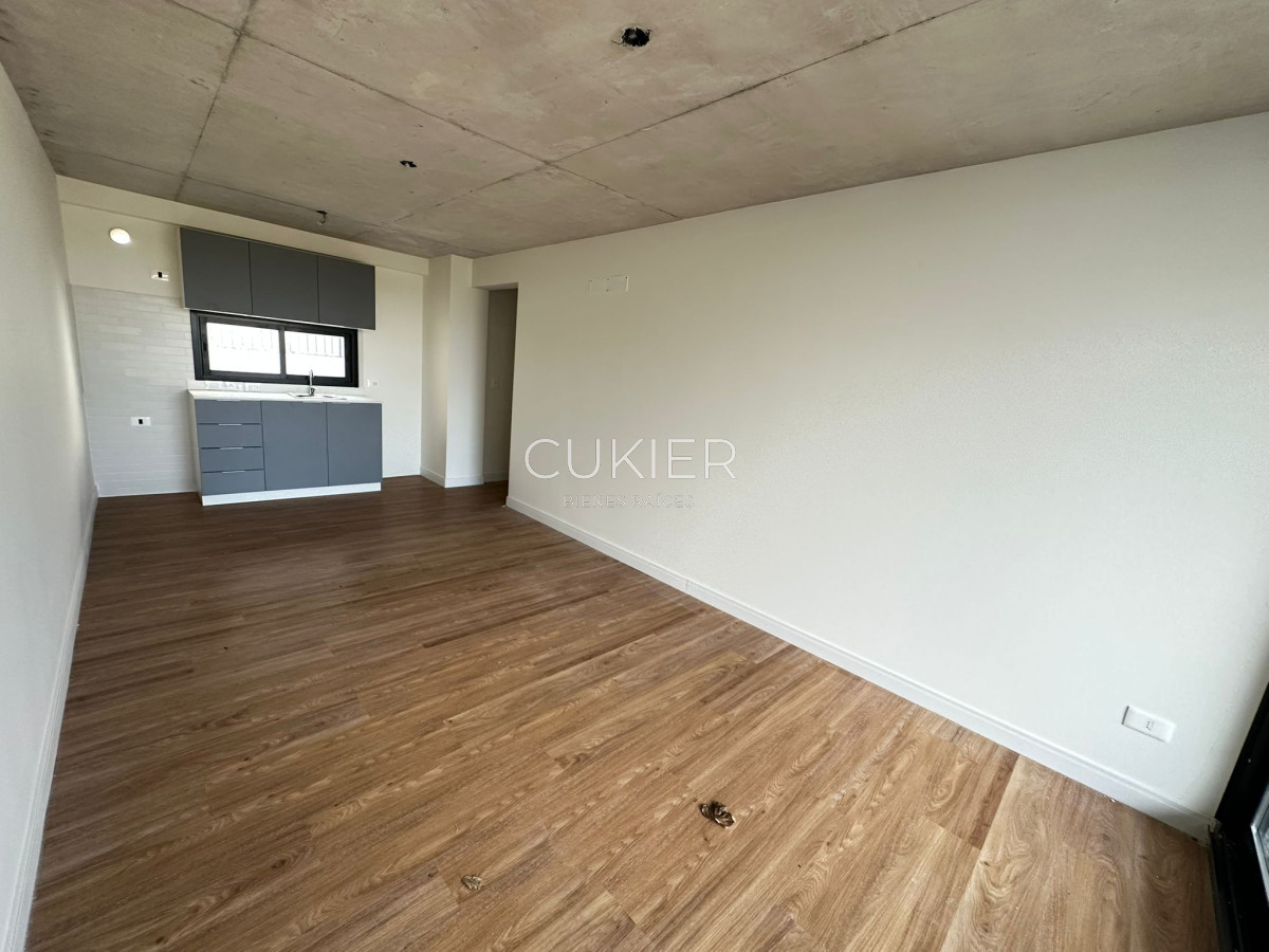 Apartamento ID.4615 - Venta Apartamento De 2 Dormitorios En Playa Mansa ideal inversores!