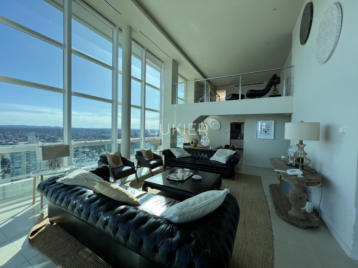 Apartamento ID.871 - Venta espectacular apartamento 4 suites en torre de categoría Aquarela Playa Mansa Punta del Este