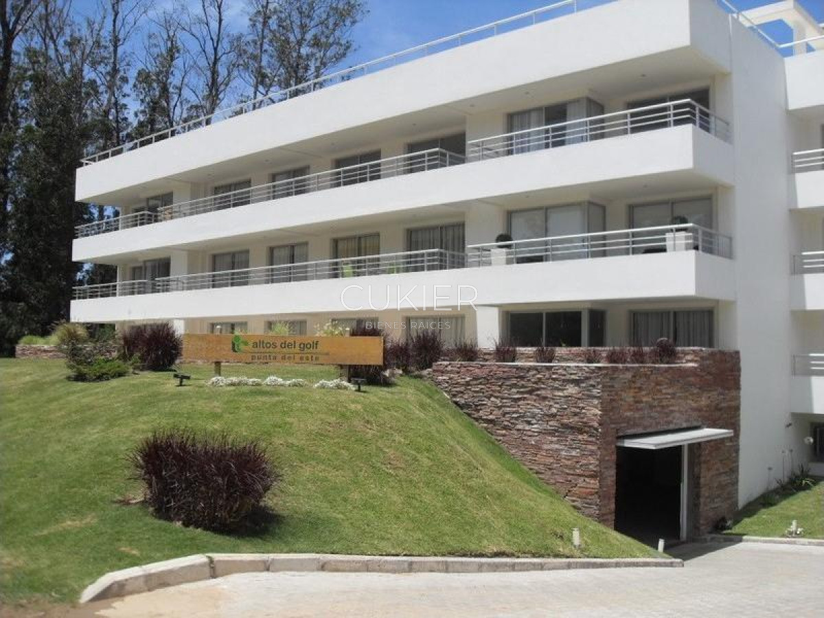 Apartamento ID.4389 - Alquiler anual de apartamento 2 dormitorios en Altos del Golf rincón del indio 