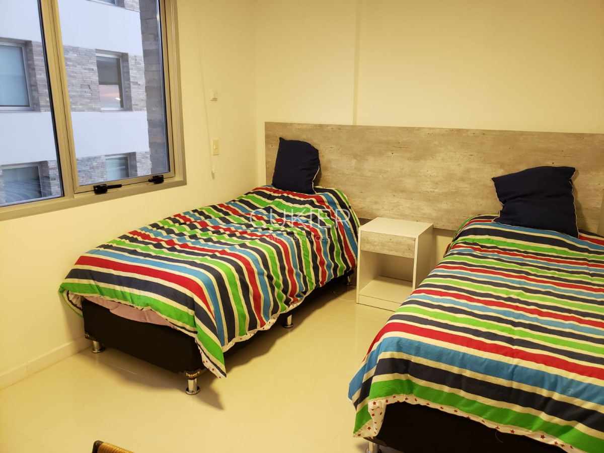 Apartamento ID.352 - Venta apartamento penthouse de 3 dormitorios en primera linea Playa Mansa Punta del Este