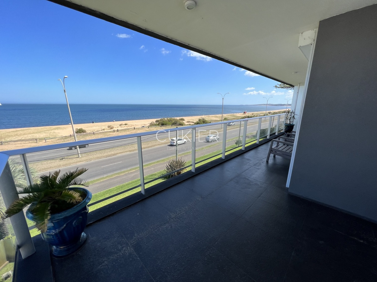 Apartamento ID.1541 - Alquiler anual y invernal de apartamento 2 dormitorios frente al mar en playa mansa