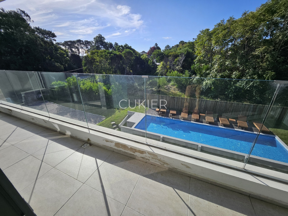 Apartamento ID.1365 - Venta apartamento 2 dormitorios en Playa Mansa Punta del Este