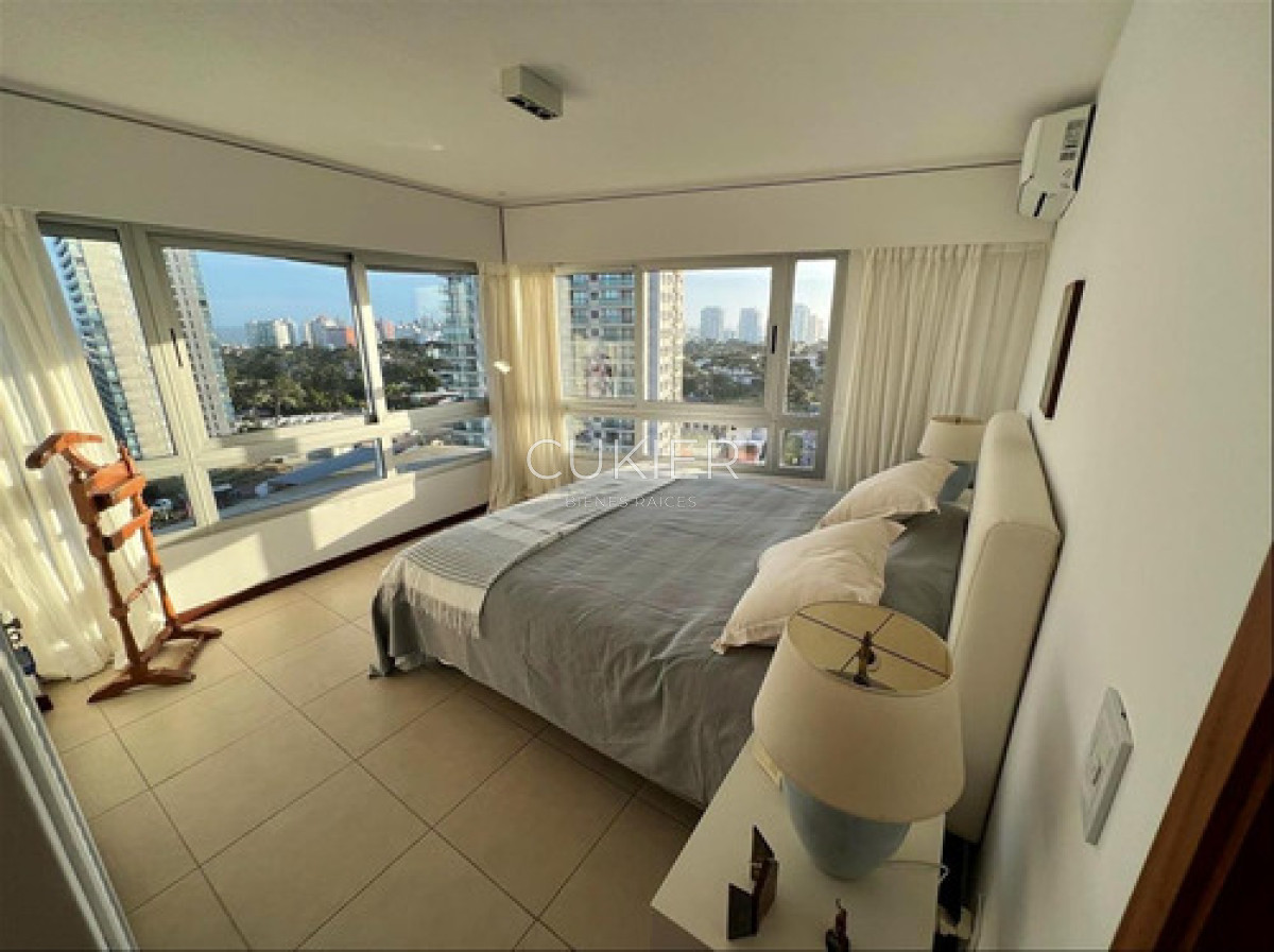 Apartamento ID.4612 - Venta Apartamento Cuatro Dormitorios Punta Este Roosevelt