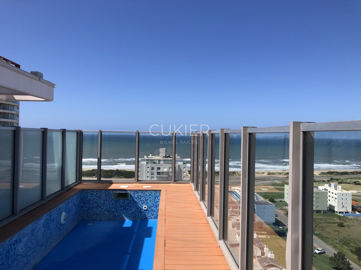 Apartamento ID.1506 - Alquiler de temporada y venta de apartamento 2 dormitorios en edificio de categoría Playa Brava