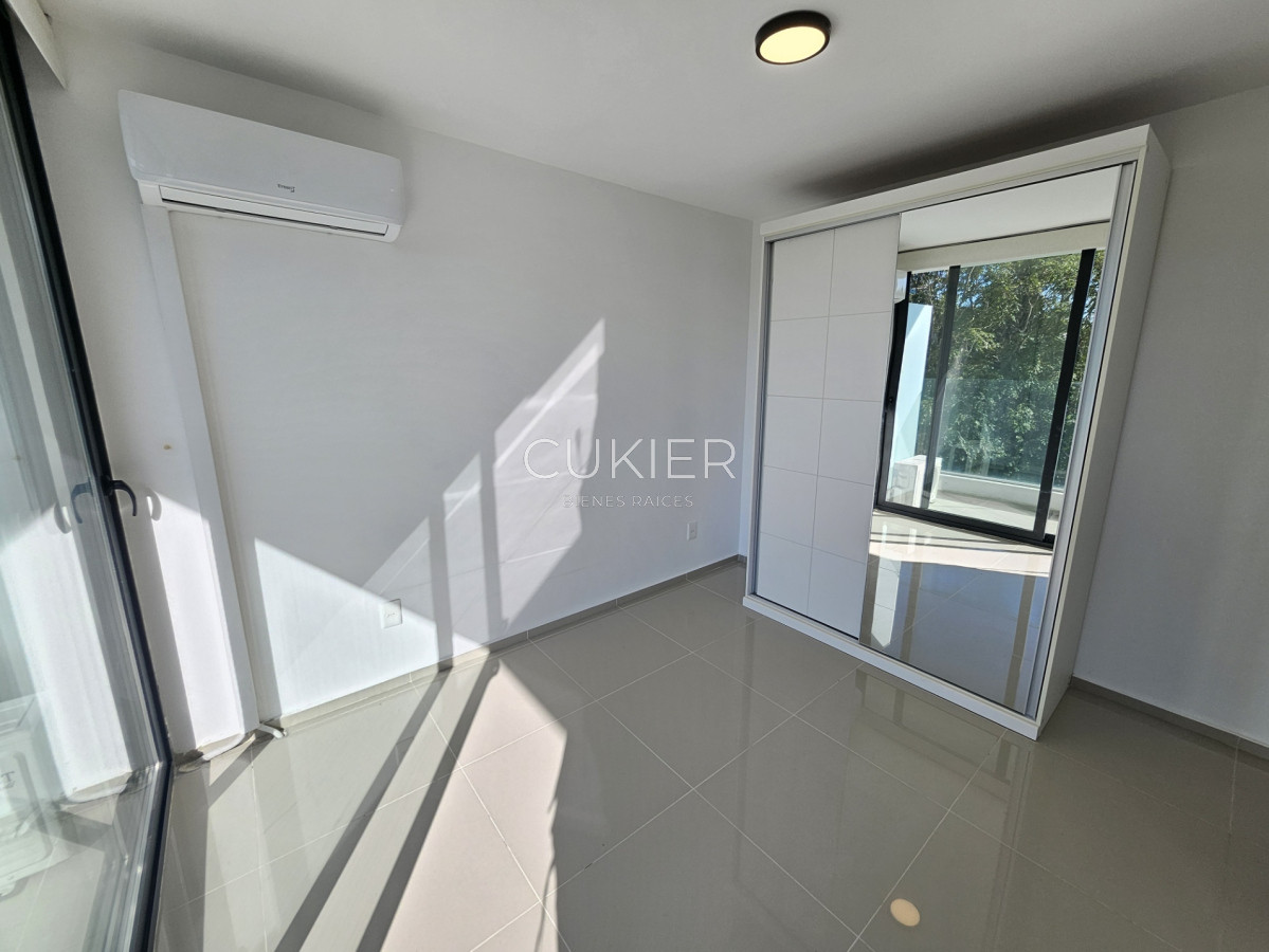 Apartamento ID.1365 - Venta apartamento 2 dormitorios en Playa Mansa Punta del Este