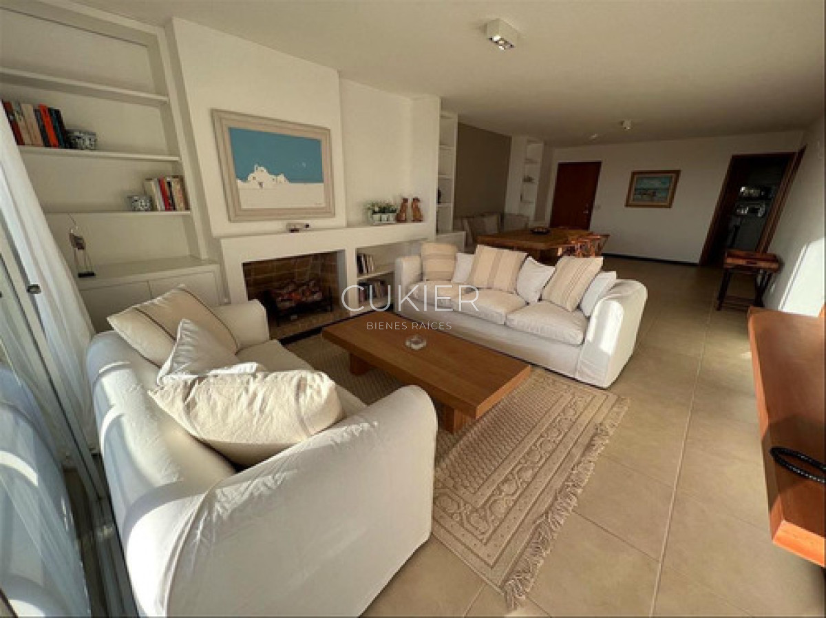 Apartamento ID.4612 - Venta Apartamento Cuatro Dormitorios Punta Este Roosevelt