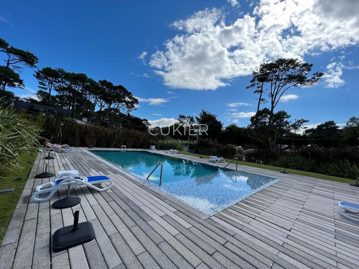 Apartamento ID.583 - Venta y alquiler anual de apartamento de 2 dormitorios en Roosevelt Punta del Este