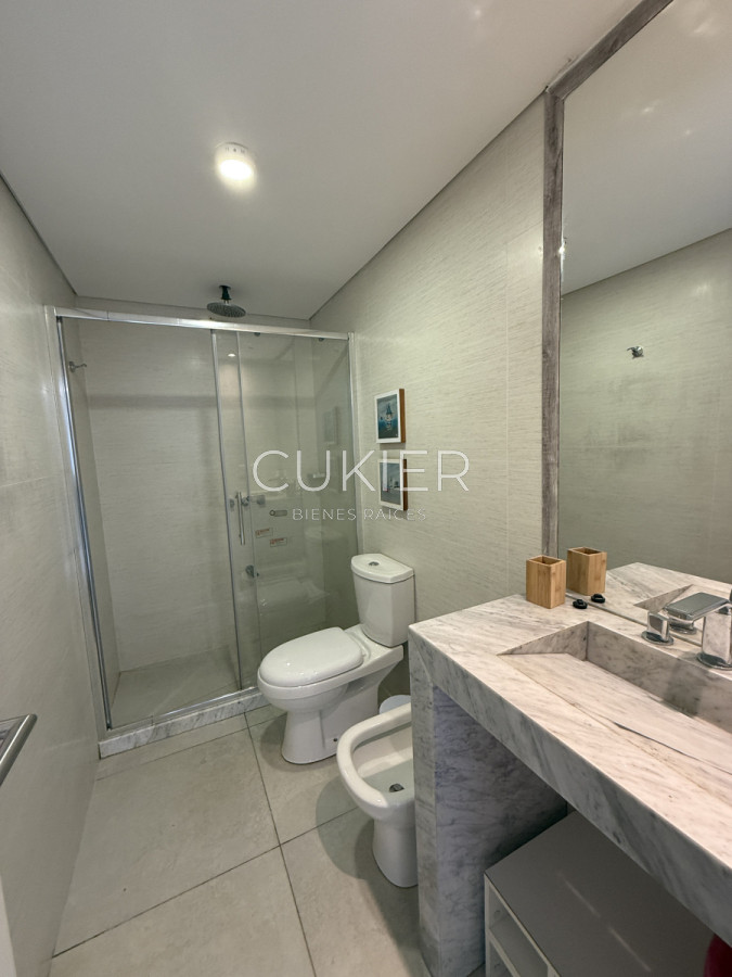 Apartamento ID.4548 - Alquiler anual e invernal apartamento monoambiente con parrillero frente al mar en playa mansa 